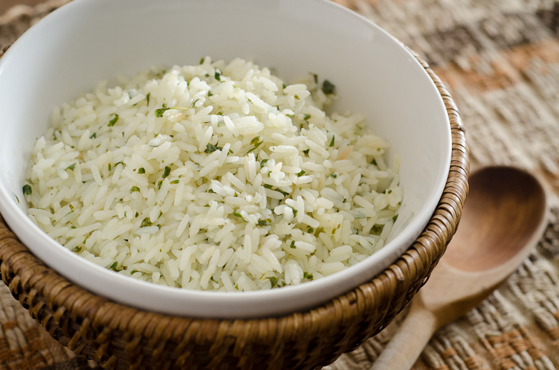 ARROZ COM COENTRO E LIMÃO